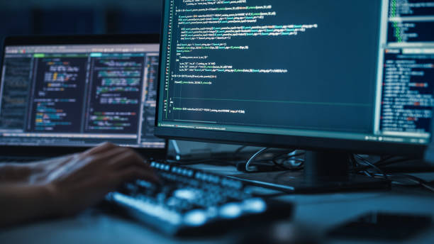 Software de gestión para comercializadoras eléctricas mostrando análisis de datos y facturación